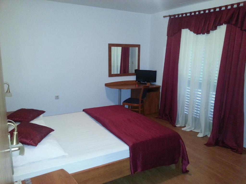 Hotel Pansion Marco Polo Petrčane Exterior foto